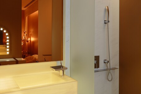 Naumi Hotel - Image 49