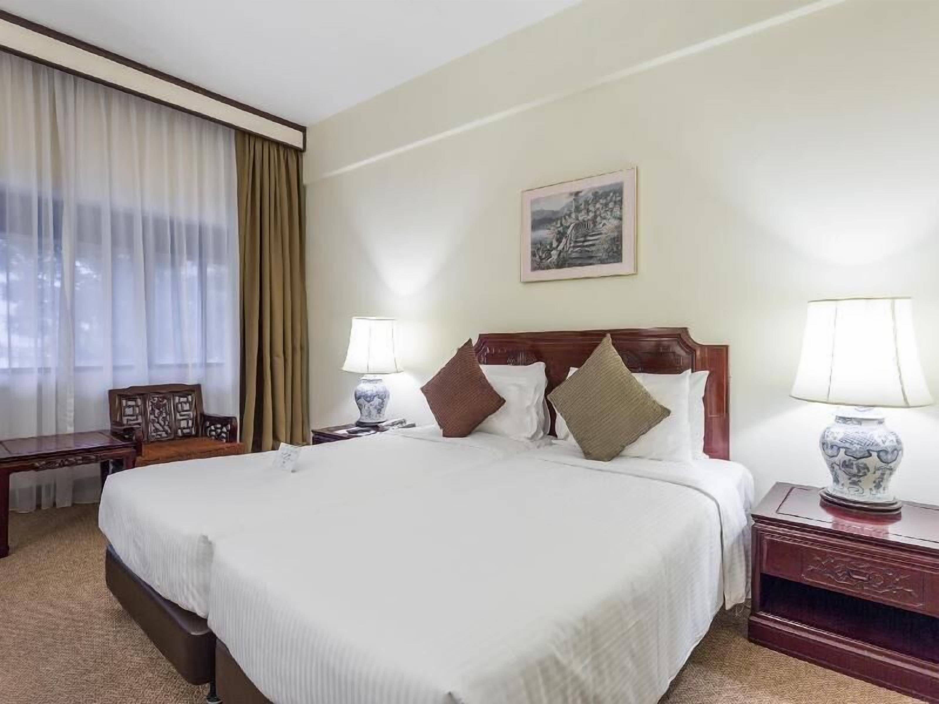 Minibar, coffres-forts dans les chambres, bureau, chambres insonorisées