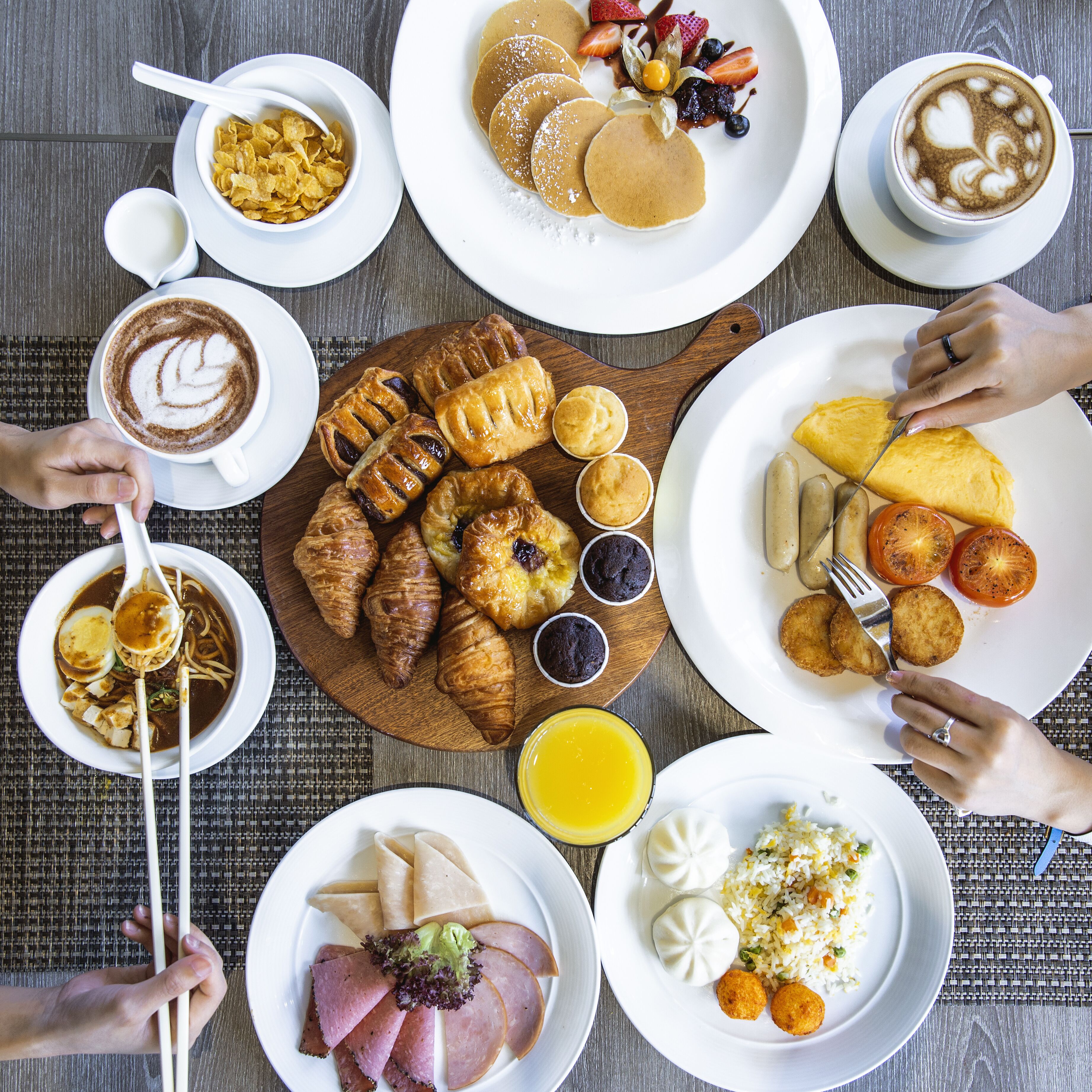 Daily buffet breakfast for a fee