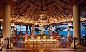 Cocktail bar, ocean views