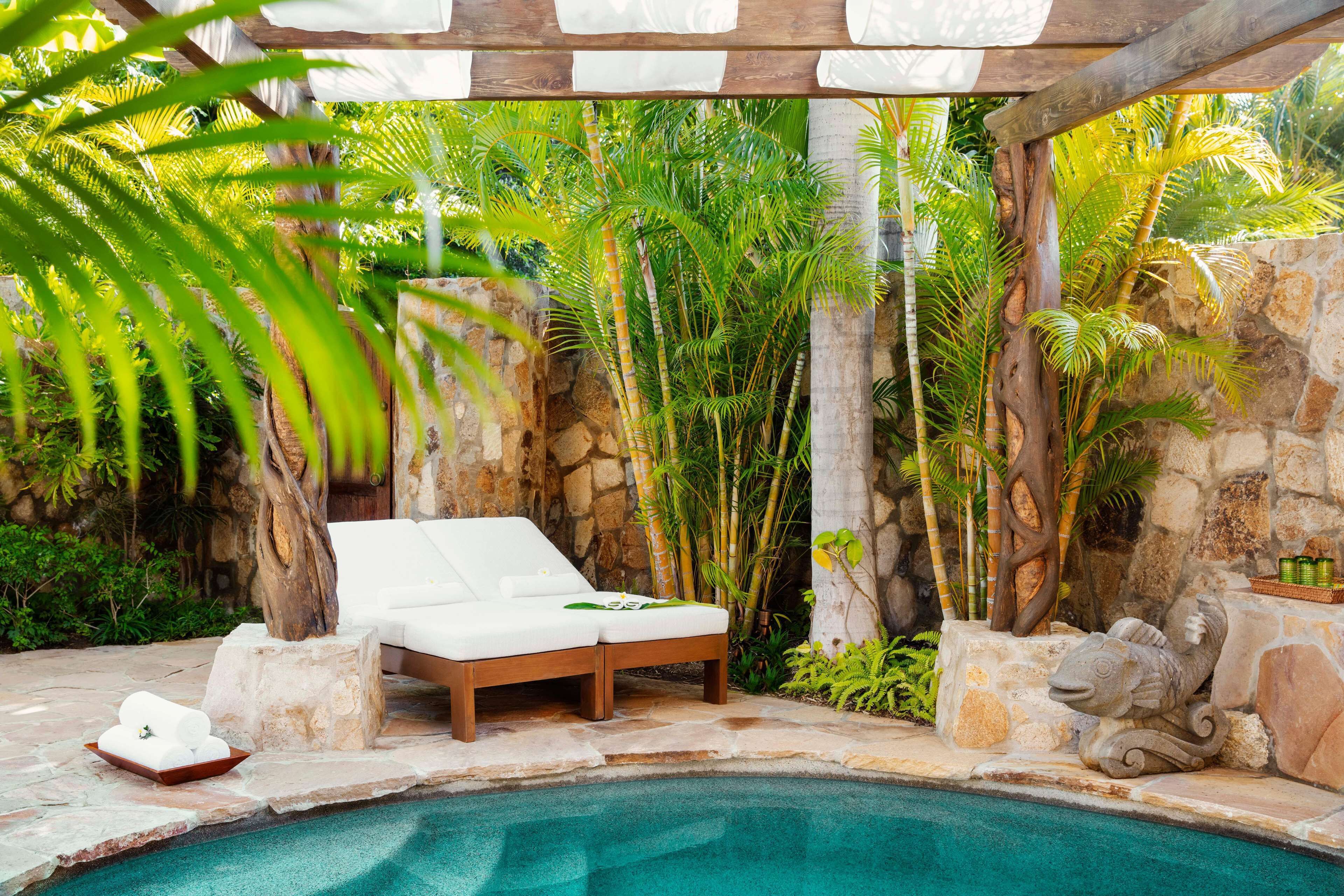 Couples treatment rooms, sauna, hot tub, steam room, hot springs