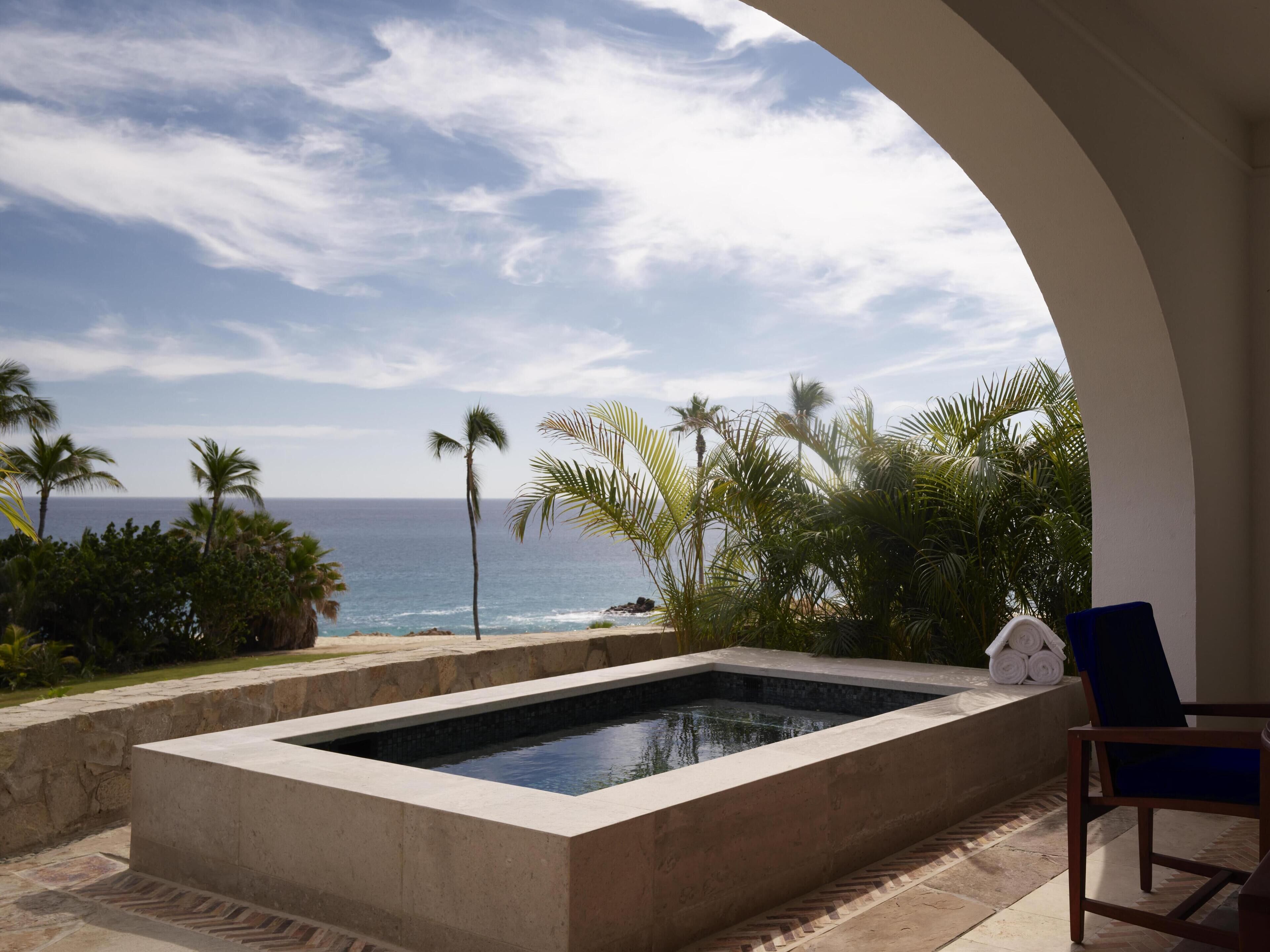 Grand Suite, 1 Bedroom, Oceanfront (with Plunge Pool) | Room amenity