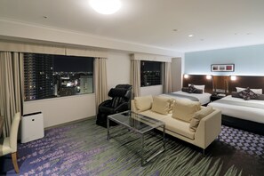 Lúxusherbergi fyrir tvo, tvö rúm - reyklaust (Premium Floor, Luxury Twin Room) | Skrifborð, ókeypis þráðlaus nettenging, rúmföt