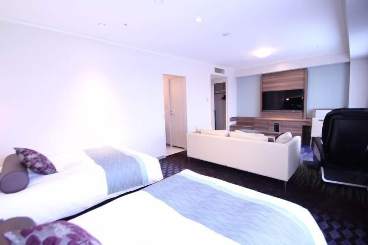 Desk, free WiFi, bed sheets