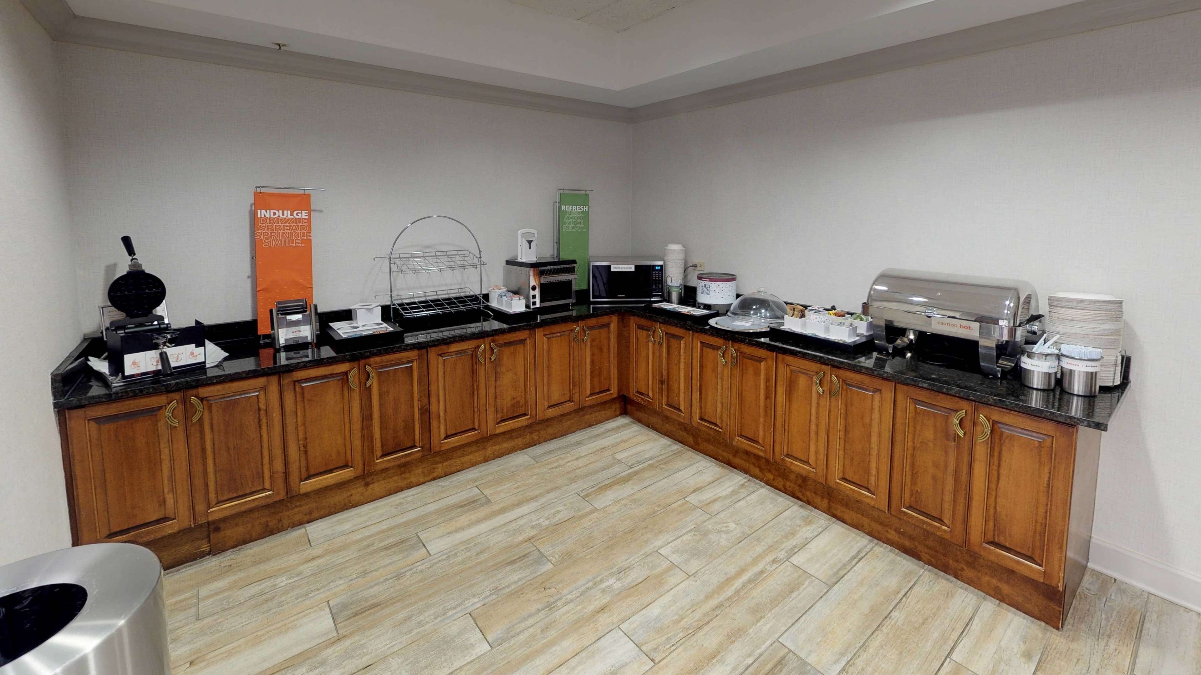 free daily continental breakfast