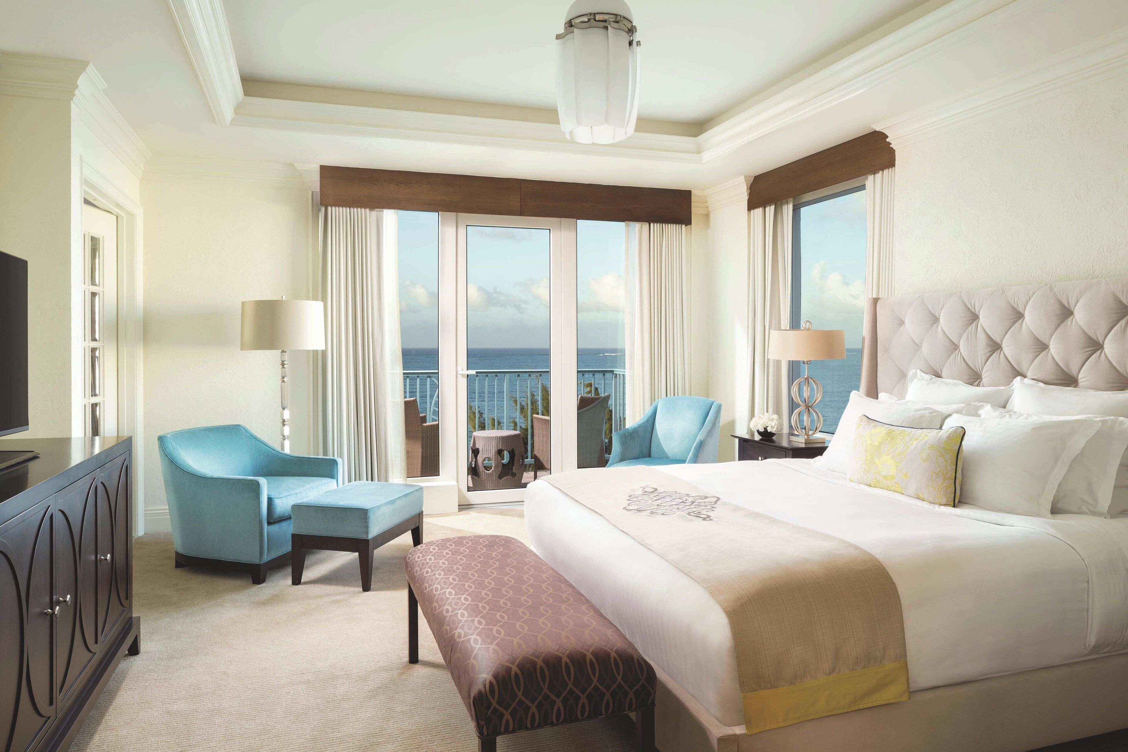 Club Suite, 1 Bedroom, Balcony (Ritz-Carlton Suite, Club Level) | Premium bedding, pillowtop beds, minibar, desk