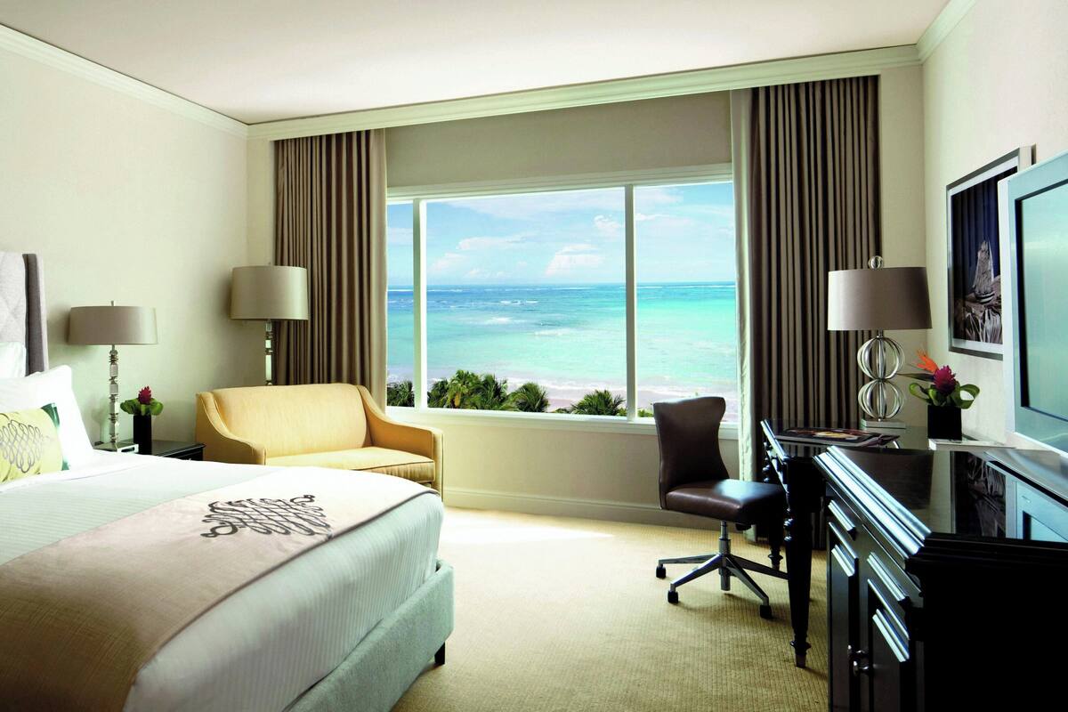 Premium bedding, pillowtop beds, minibar, desk