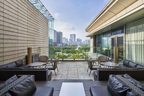 Lunch and dinner served, French cuisine - Palace Hotel Tokyo (Tokyo)