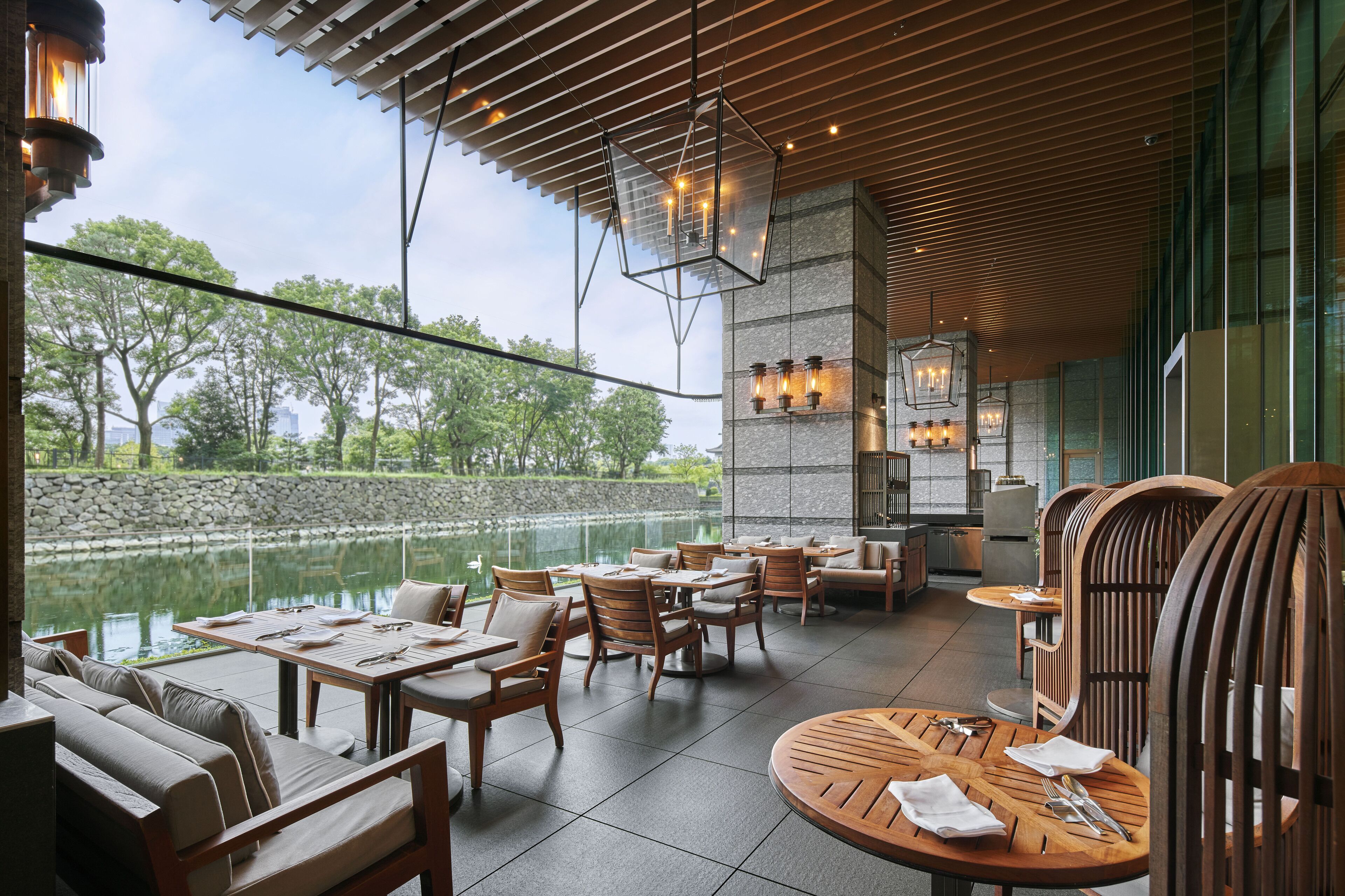 lunch and dinner served, french cuisine