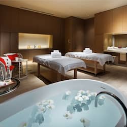 Couples treatment rooms, sauna, hot tub, body treatments