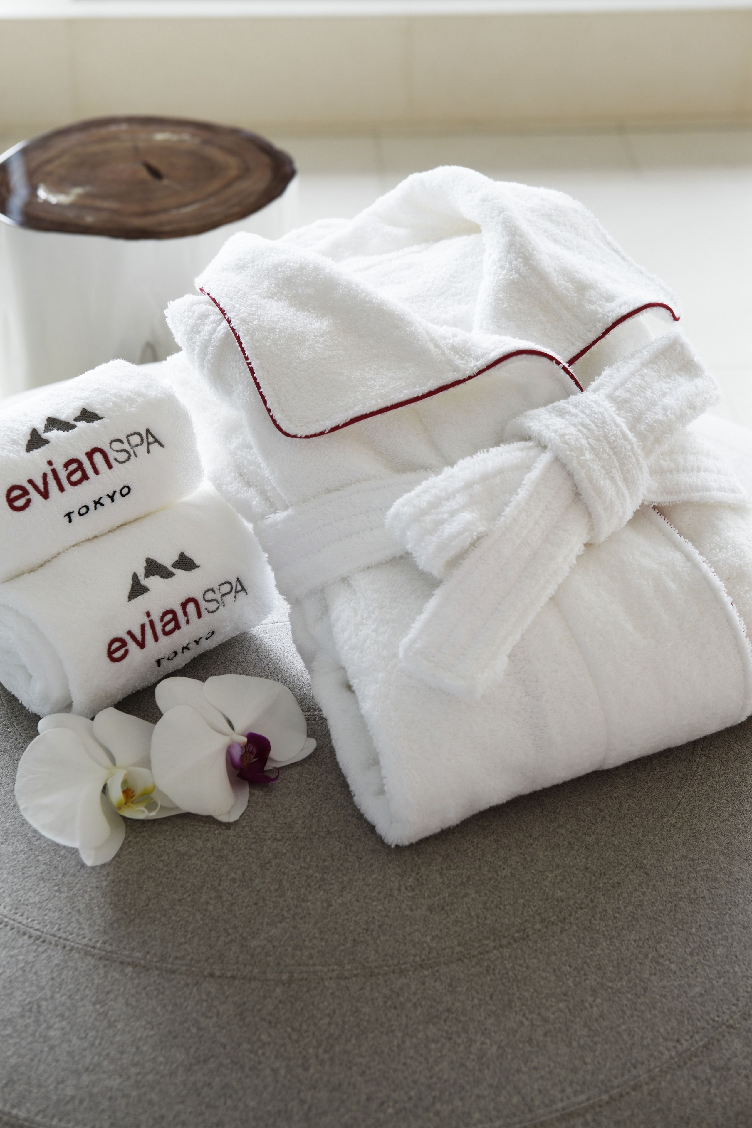 couples treatment room(s), sauna, hot tub, body treatments