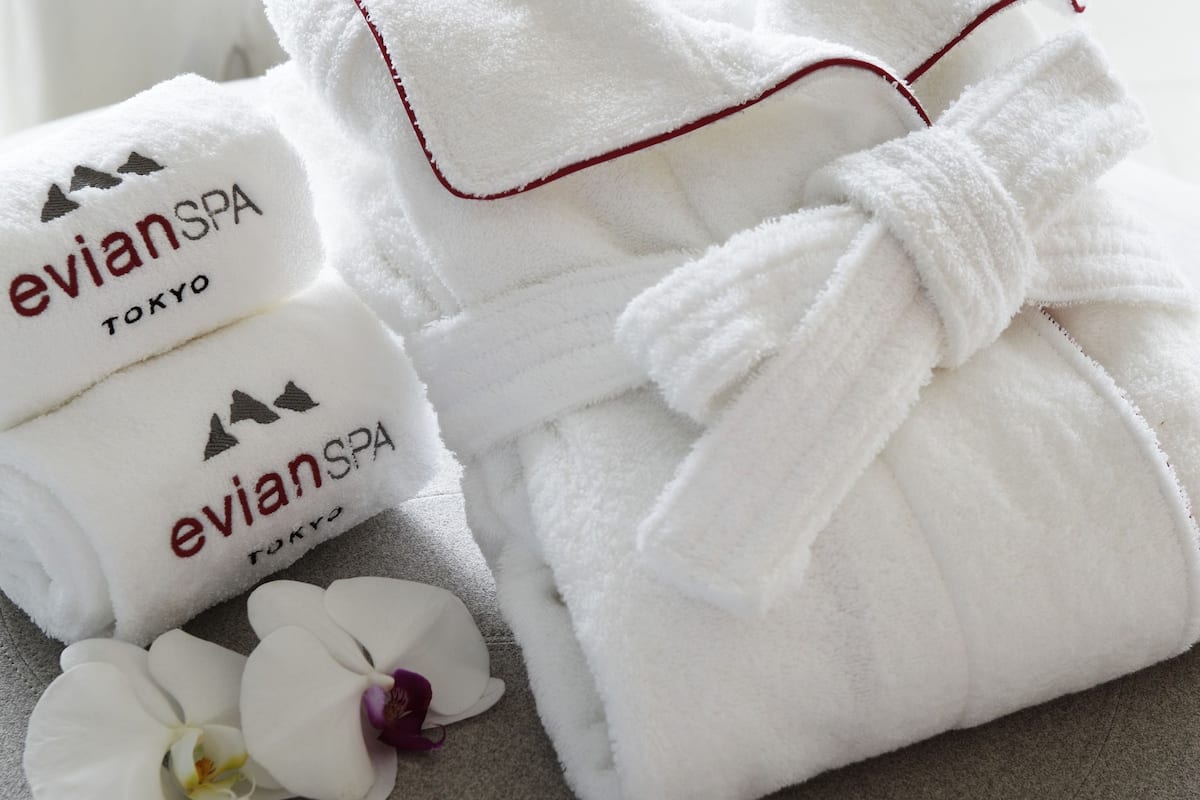 couples treatment room(s), sauna, hot tub, body treatments