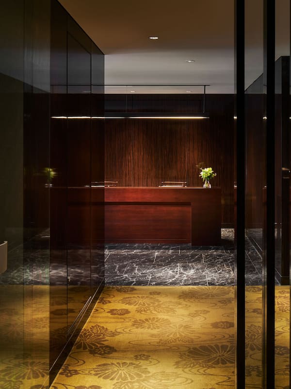 Egyptian cotton sheets, hypo-allergenic bedding, minibar, in-room safe