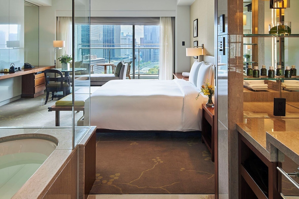 Palace Hotel Tokyo by null