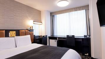 Down duvets, desk, free WiFi, bed sheets