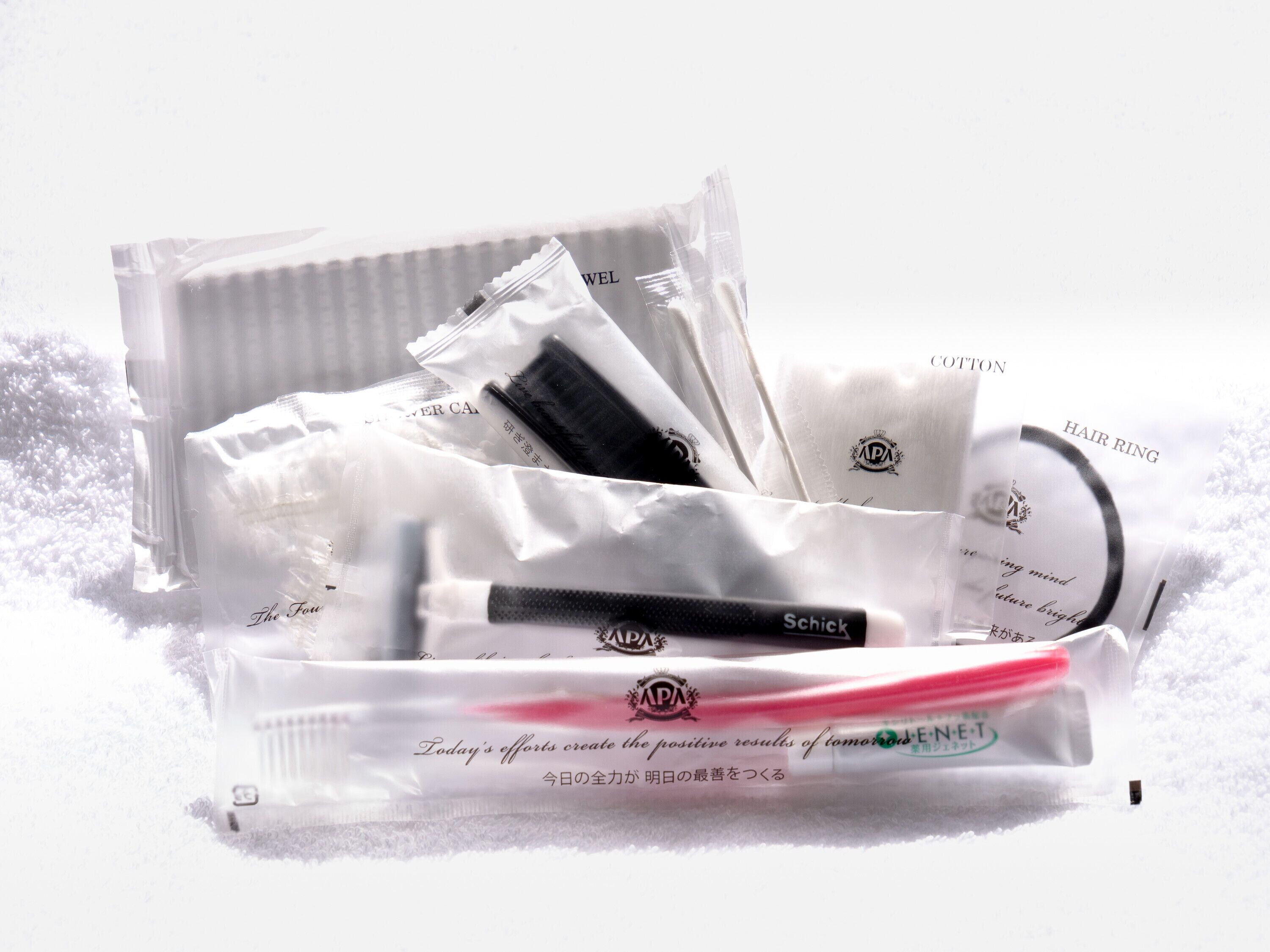 combined shower/bathtub, free toiletries, hair dryer, slippers