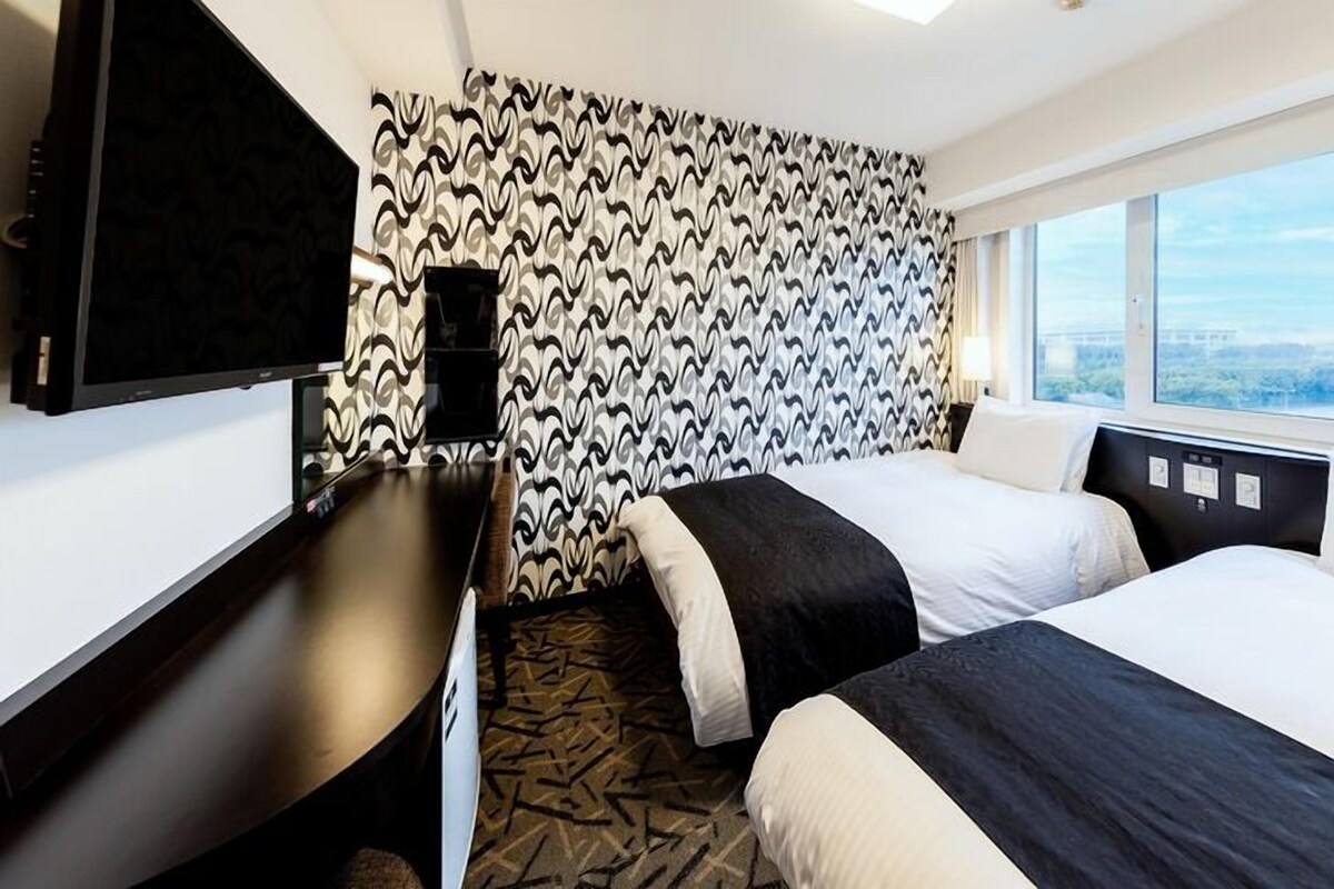 Down duvets, desk, free WiFi, bed sheets