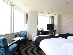 Edredons de pluma, escrivaninha, Wi-Fi de cortesia, roupa de cama