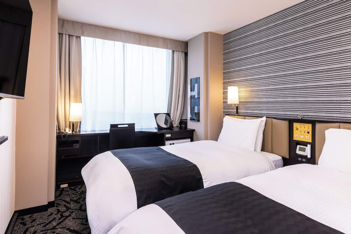 Down duvets, desk, free WiFi, bed sheets
