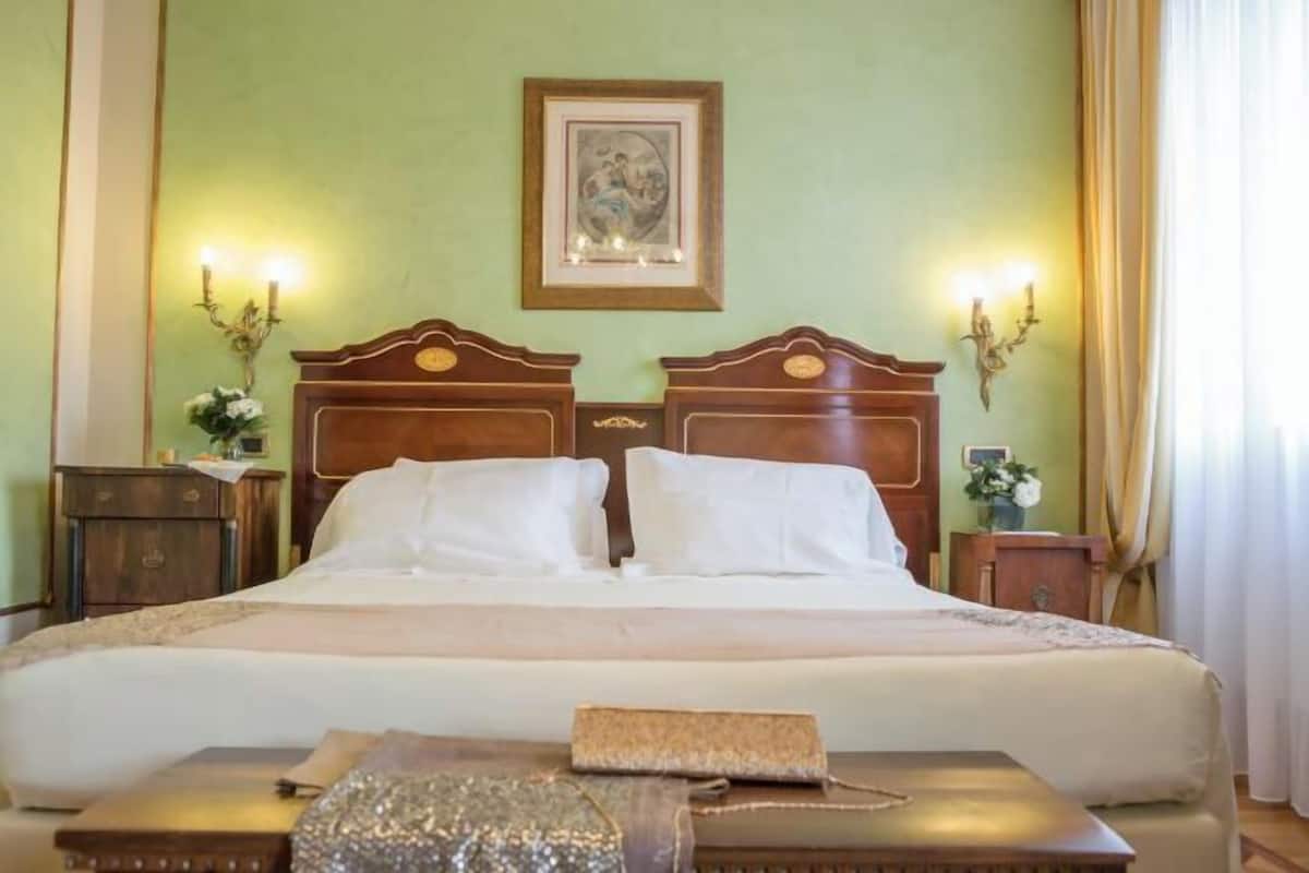 1 bedroom, premium bedding, down comforters, minibar