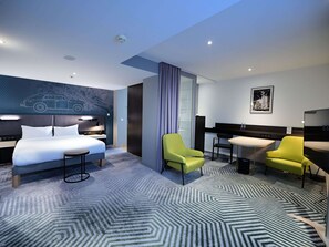 Privilege, Room, 1 Queen Bed