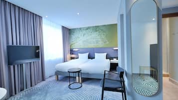 Habitación superior, 2 camas individuales (+ extra bed for child) | Minibar, caja fuerte, escritorio y cortinas opacas