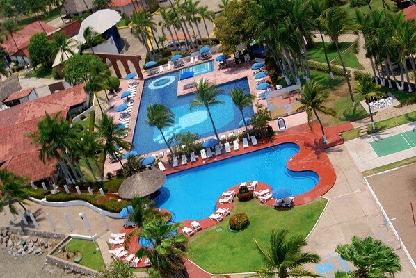 Aerial view - Qualton Club Ixtapa - All Inclusive (Ixtapa)