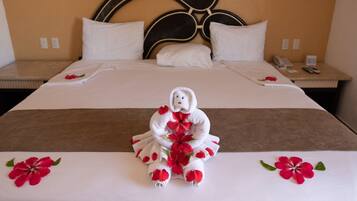 Habitación estándar, vista al jardín | Ropa de cama de alta calidad y caja de seguridad en la habitación