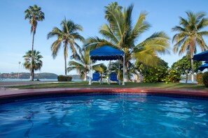 2 outdoor pools - Qualton Club Ixtapa - All Inclusive (Ixtapa)
