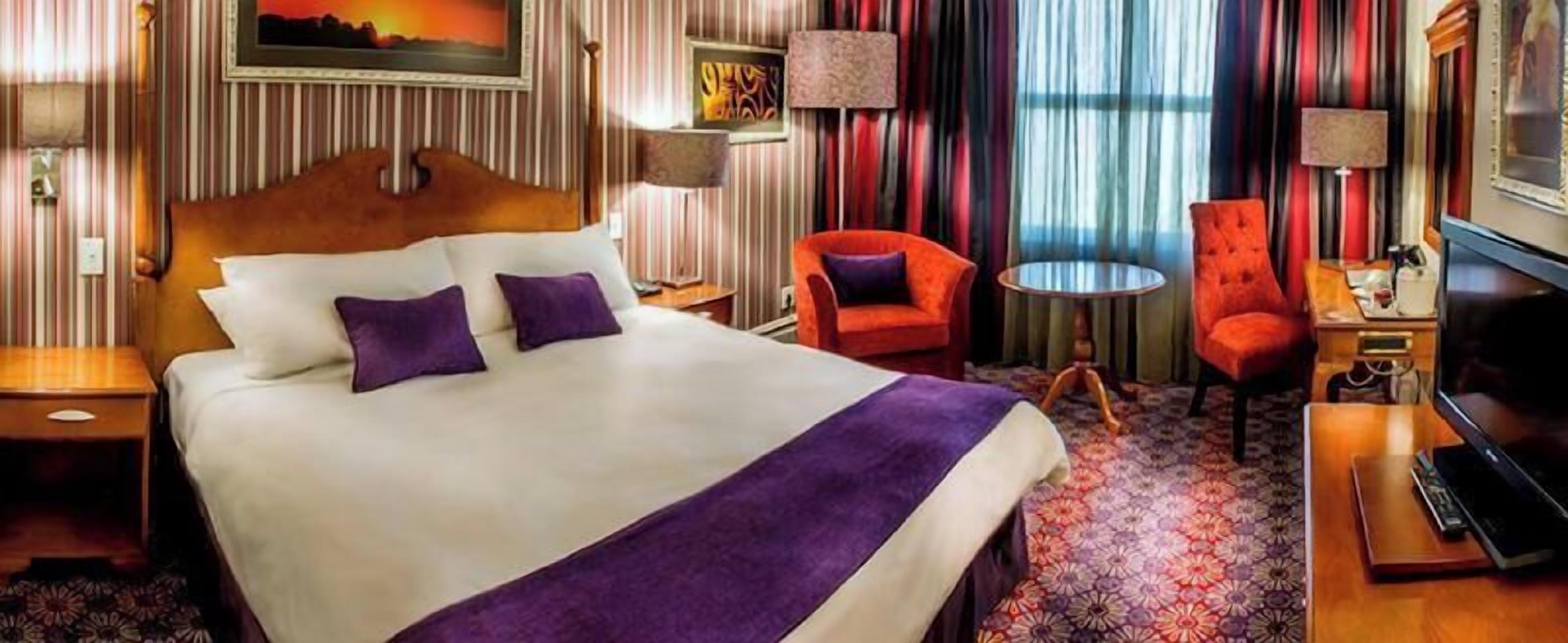 In-room safe, desk, soundproofing, free WiFi