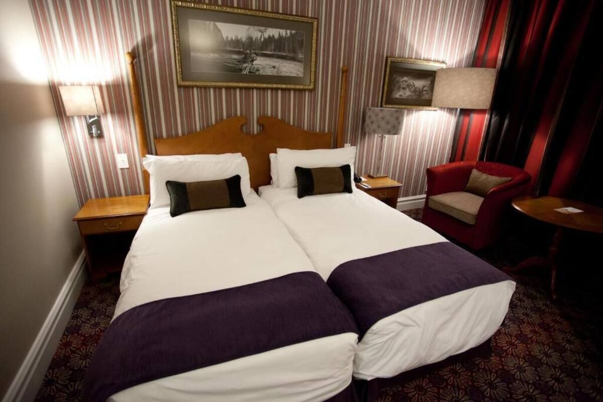 In-room safe, desk, soundproofing, free WiFi