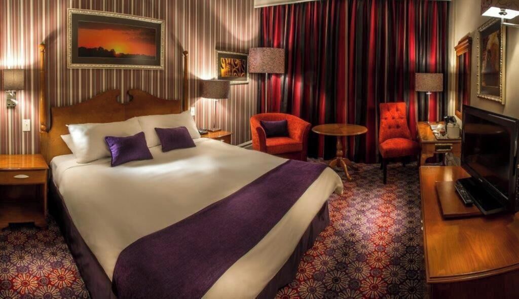 In-room safe, desk, soundproofing, free WiFi