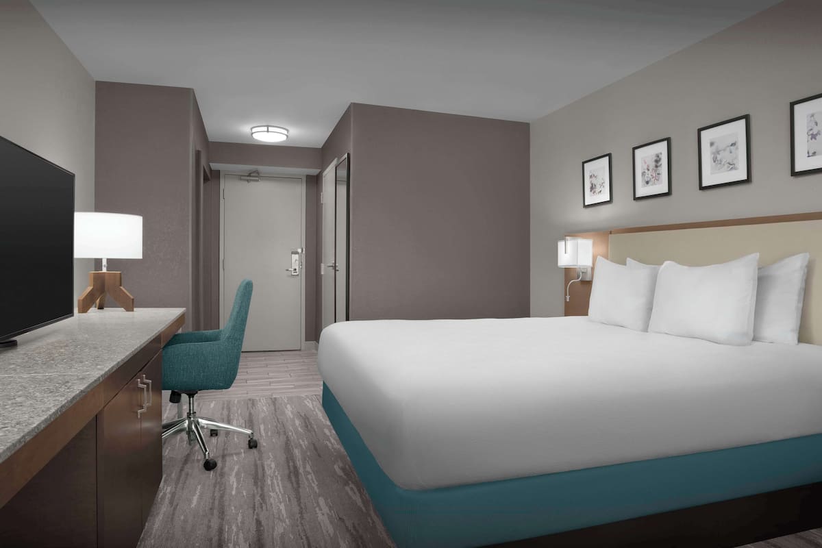 In-room safe, desk, laptop workspace, iron/ironing board