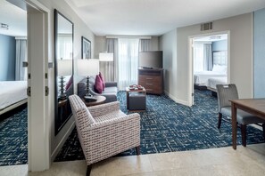 Suite, 2 Bedrooms, Non Smoking | Living area