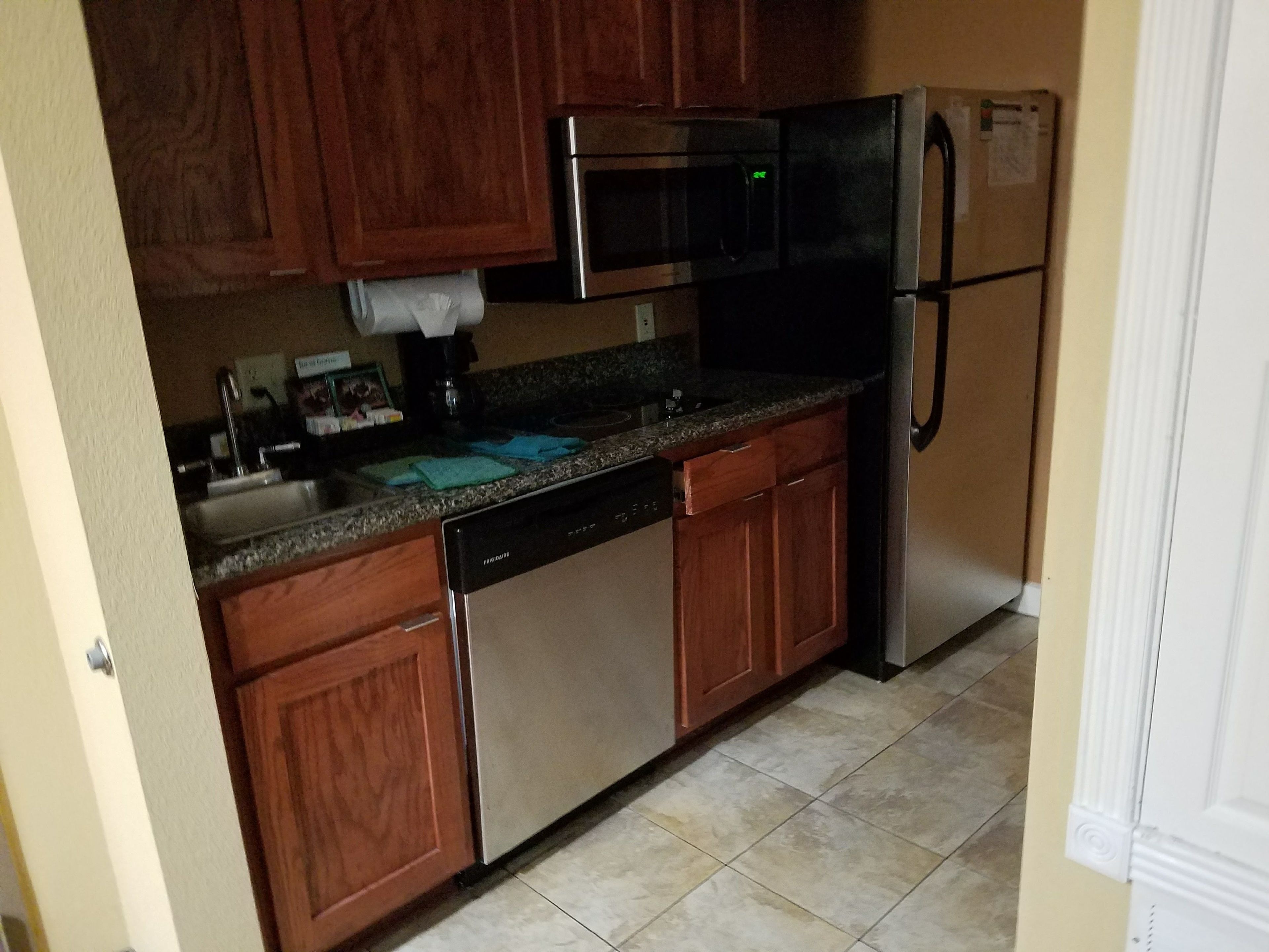 fridge, microwave, stovetop, dishwasher