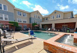 Outdoor pool, open 8:00 AM to 9:30 PM, pool umbrellas, sun loungers