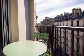 Superior Double Room, Balcony | Blackout drapes, soundproofing, iron/ironing board, free WiFi