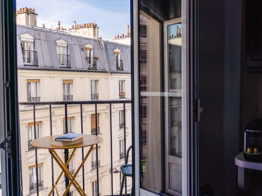 Quarto casal superior, sacada | Cortinas blackout, quartos à prova de som, ferros/tábuas de passar roupa