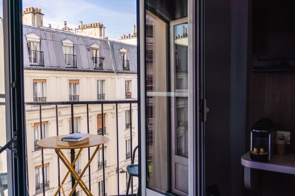 Superior Double Room, Balcony | Blackout curtains, soundproofing, iron/ironing board, free WiFi - Hôtel Folie – Orso Hotels (Paris)