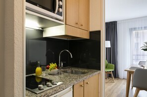 Studio | Private kitchen | Fridge, microwave, stovetop, electric kettle