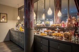 Daily buffet breakfast (EUR 19 per person)