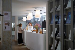 Reception - Hotel Litteraire Gustave Flaubert, Signature Collection (Rouen)