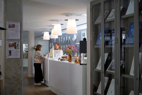 Reception. Hotel Litteraire Gustave Flaubert, Signature Collection