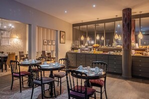 Daily buffet breakfast (EUR 19 per person)