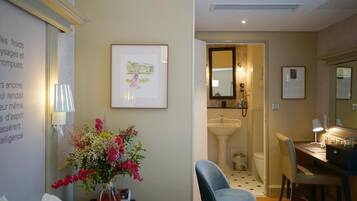 Standard Room, 1 Single Bed, Accessible | In-room safe, desk, soundproofing, free cots/infant beds