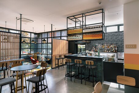 Bar (en la propiedad)