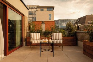 Minibar, caja de seguridad en la habitación, escritorio y wifi gratis 