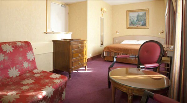 In-room safe, soundproofing, free WiFi