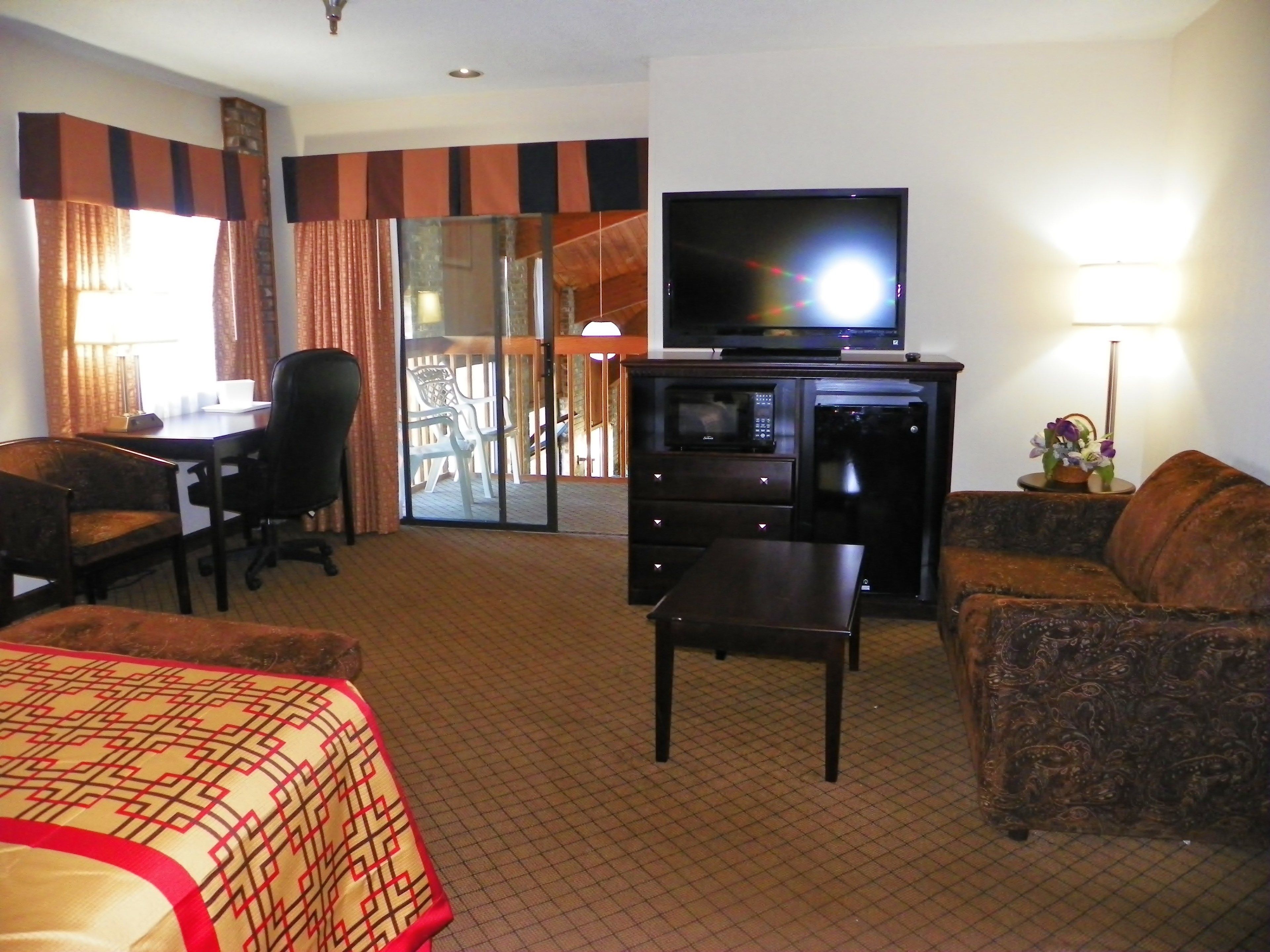 Royalton Inn & Suites Upper Sandusky — photo 13