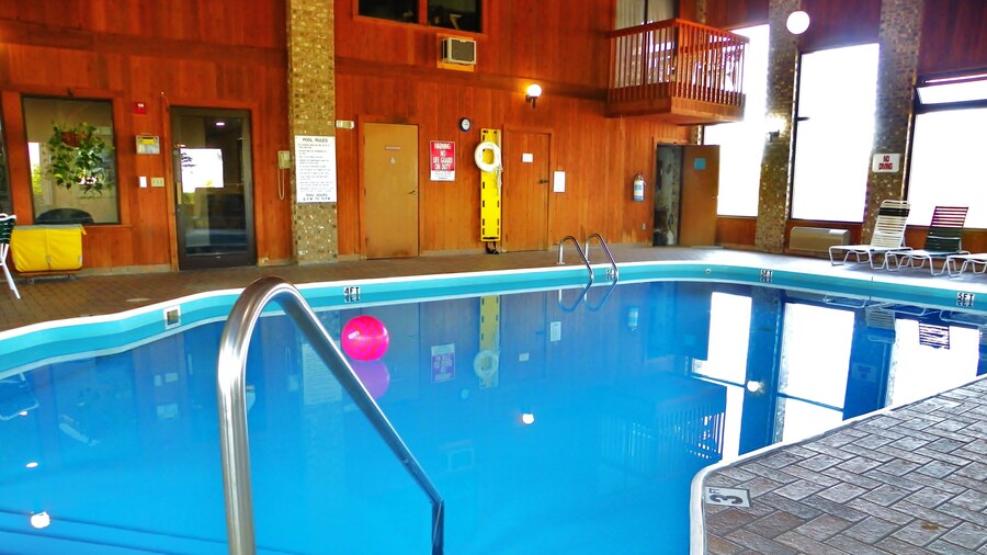 Royalton Inn & Suites